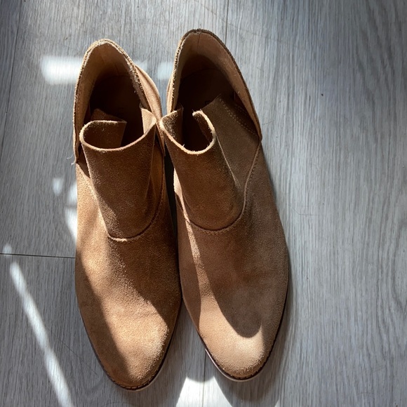 Lucky Boots 8.5 - Picture 2 of 5